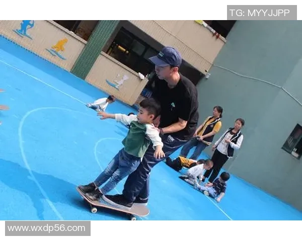 滑板文化的碰撞与融合:深入了解上海滑板队的团队精神与协作之道 滑板文化的碰撞与融合:深入了解上海滑板队的团队精神与协作之道