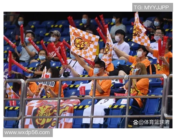 广州篮球队状态变革引发热议球迷期待新赛季的精彩表现与突破